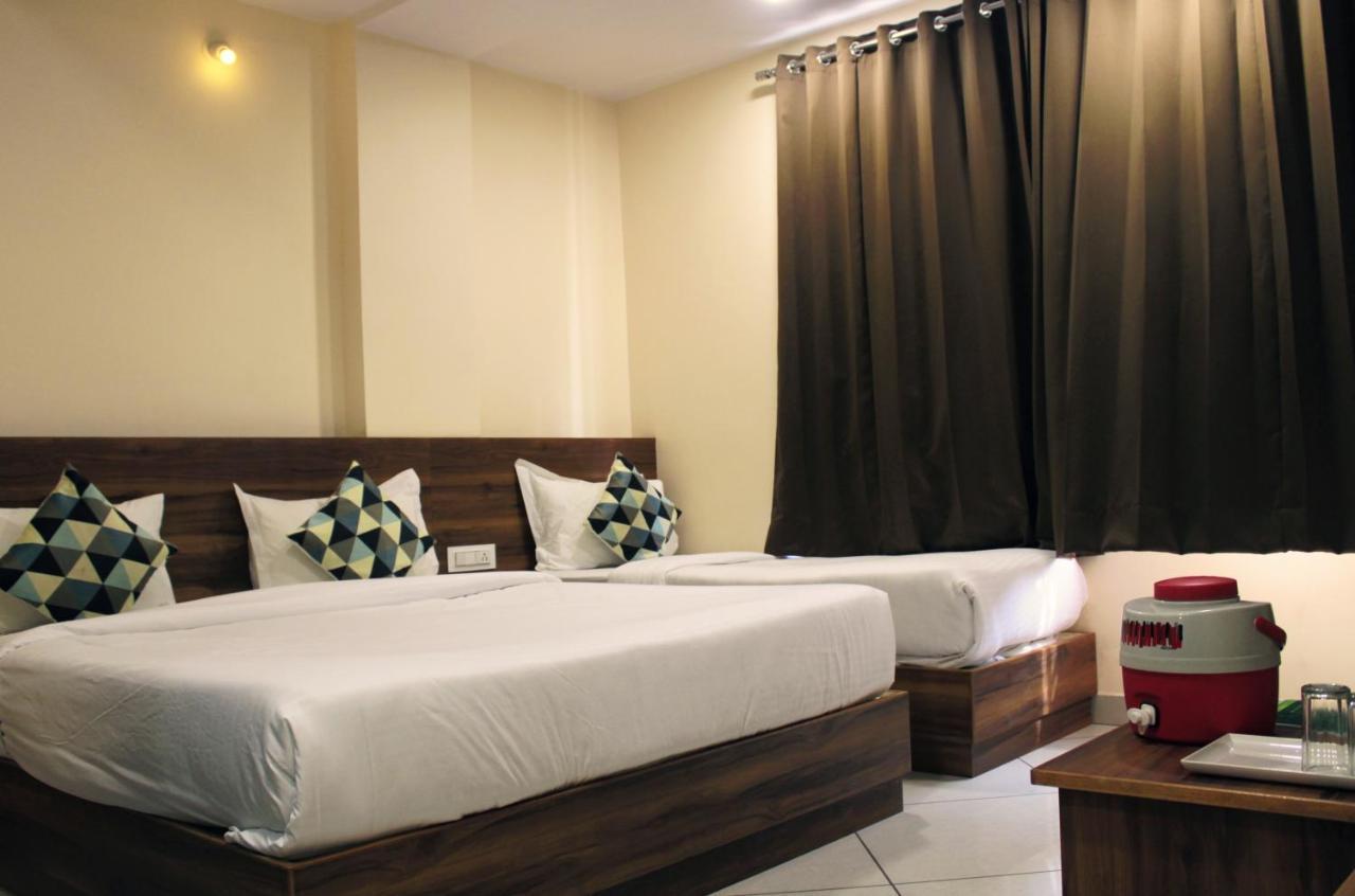Maruti Group Of Hotels - Shri Naman Nāthdwāra Exterior foto
