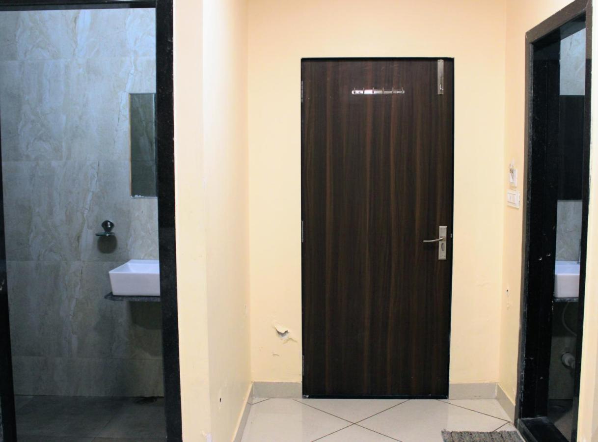 Maruti Group Of Hotels - Shri Naman Nāthdwāra Exterior foto