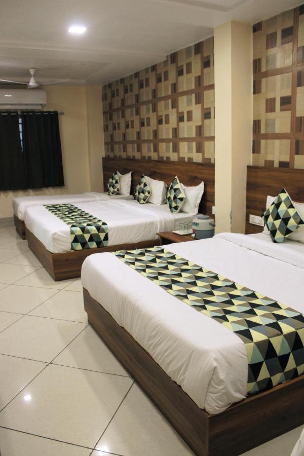 Maruti Group Of Hotels - Shri Naman Nāthdwāra Exterior foto