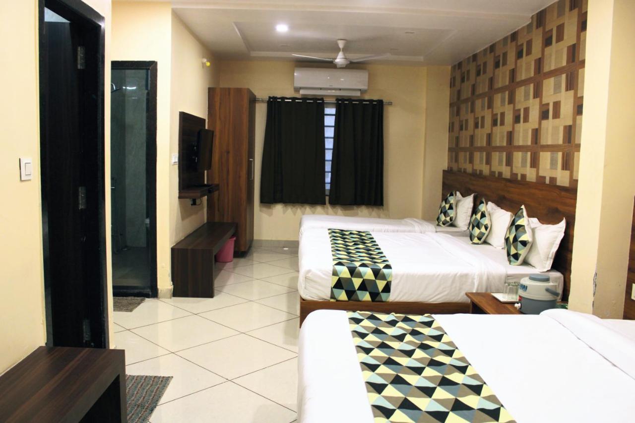 Maruti Group Of Hotels - Shri Naman Nāthdwāra Exterior foto