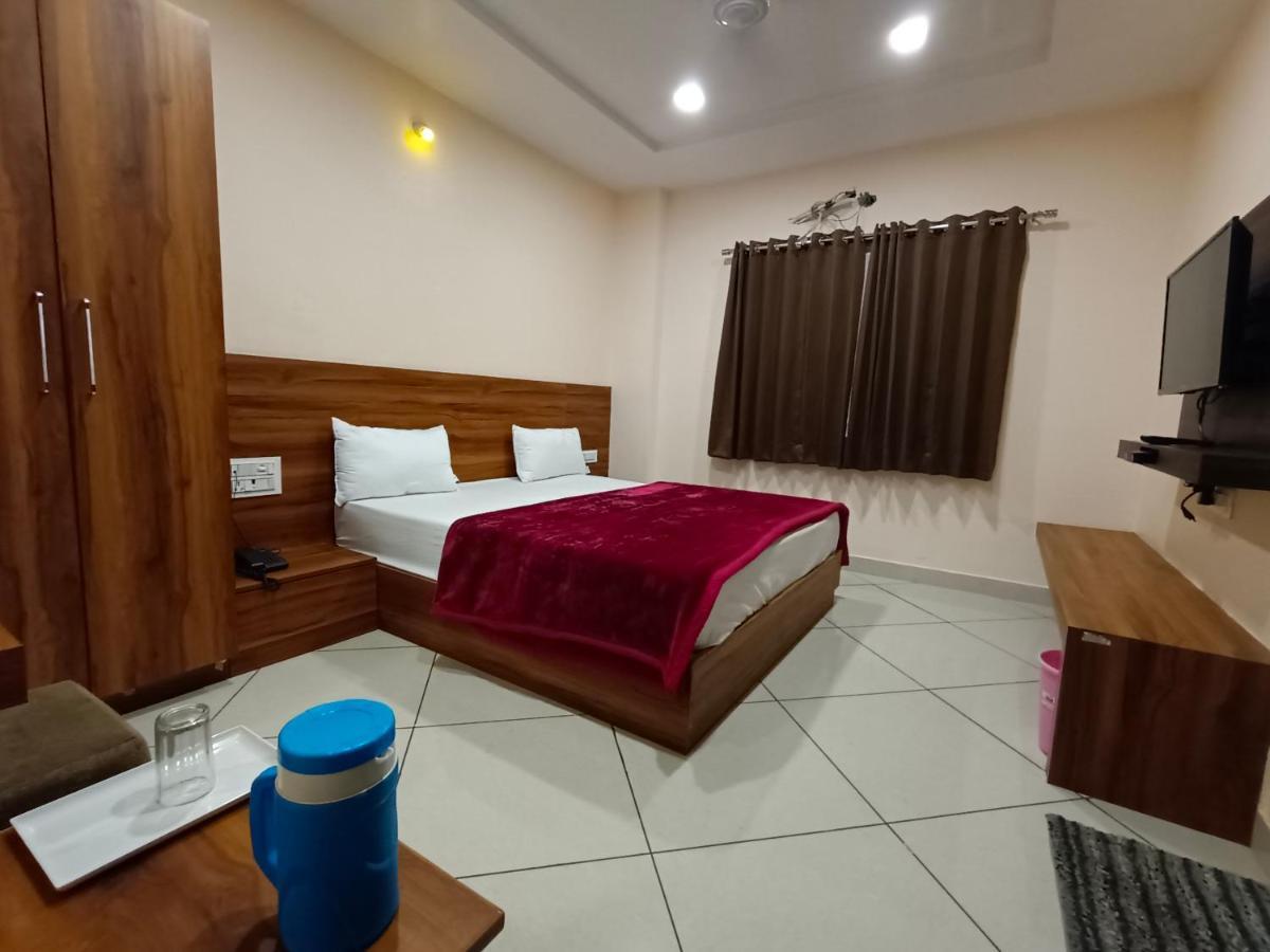 Maruti Group Of Hotels - Shri Naman Nāthdwāra Exterior foto