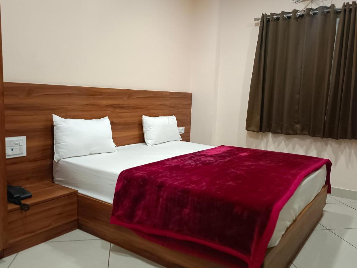Maruti Group Of Hotels - Shri Naman Nāthdwāra Exterior foto