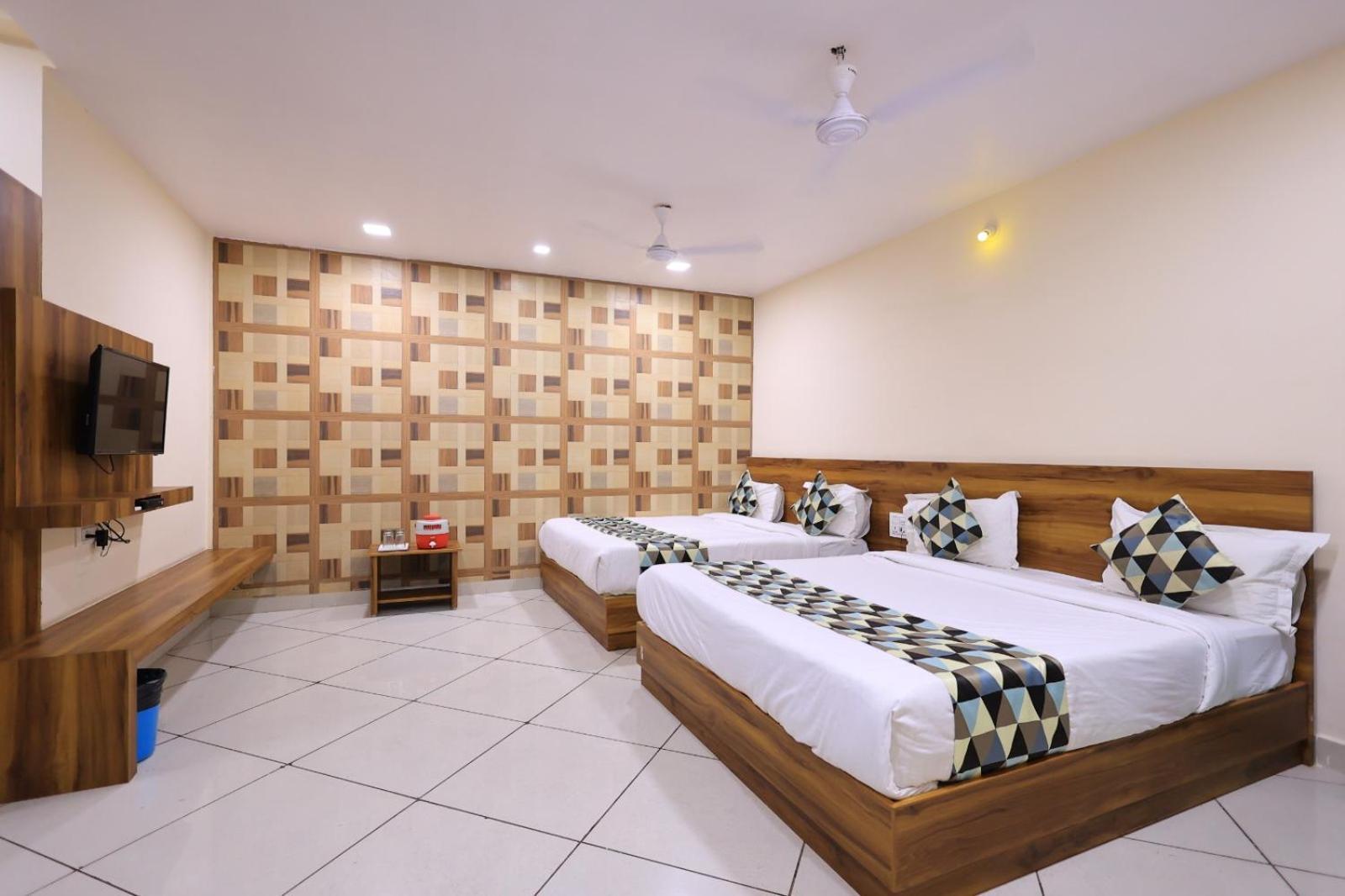 Maruti Group Of Hotels - Shri Naman Nāthdwāra Exterior foto